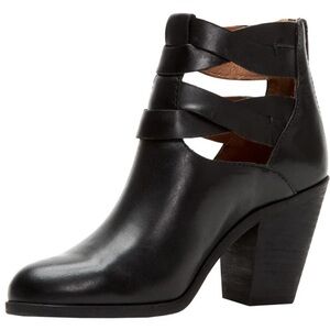 Women’s Cameron Black Antique Twist Frye Booties 7.5